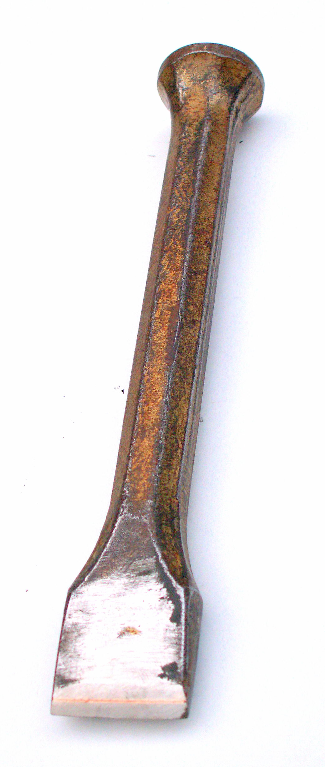 Single metal chisel with flat blade
