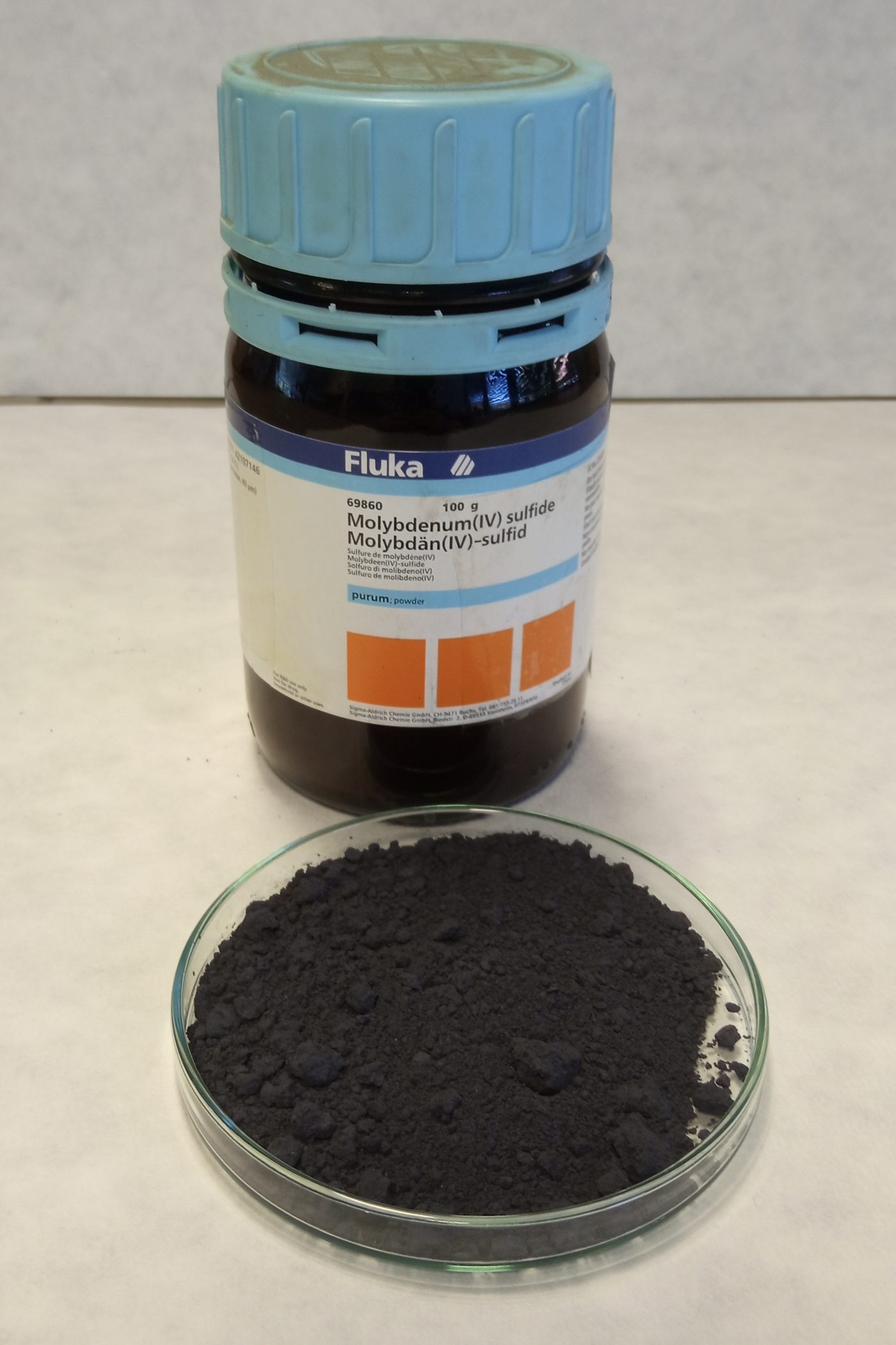 Molybdenum disulfide dry lubricant powder