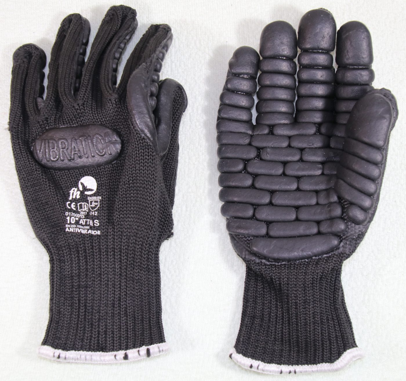 Protective gloves for automotive engineering use